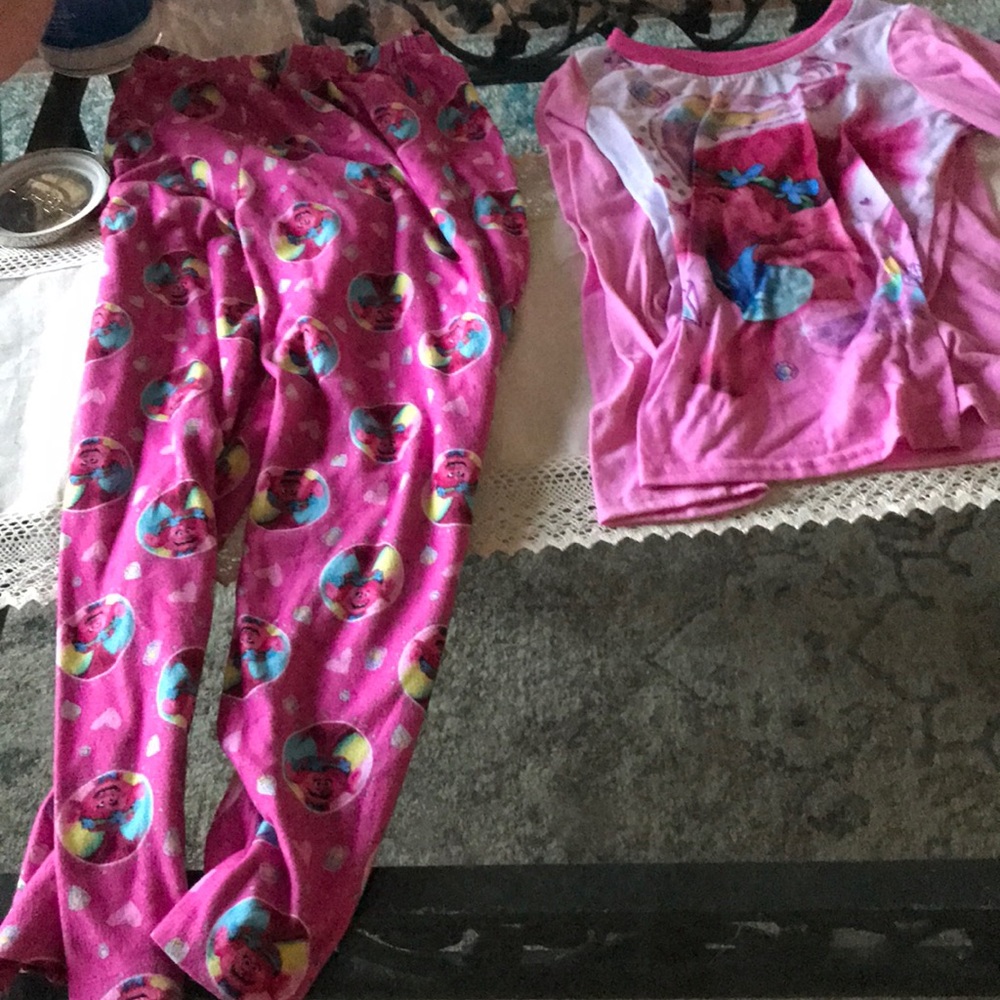 I am selling a 2 piece set